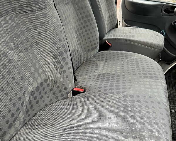 Белый Форд Транзит, объемом двигателя 2.2 л и пробегом 290 тыс. км за 7600 $, фото 8 на Automoto.ua