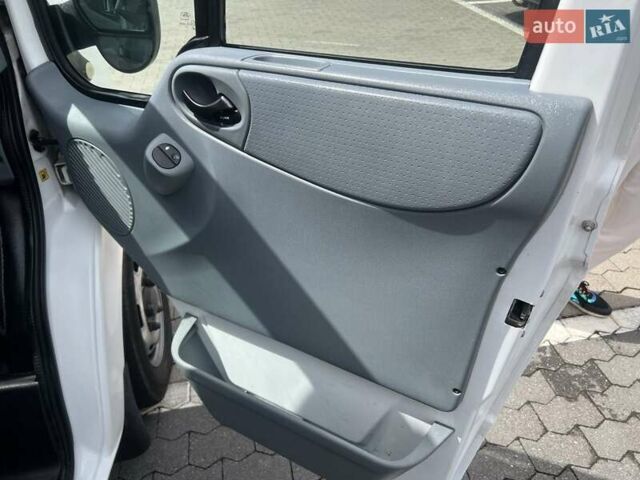 Белый Форд Транзит, объемом двигателя 2.2 л и пробегом 227 тыс. км за 7200 $, фото 13 на Automoto.ua