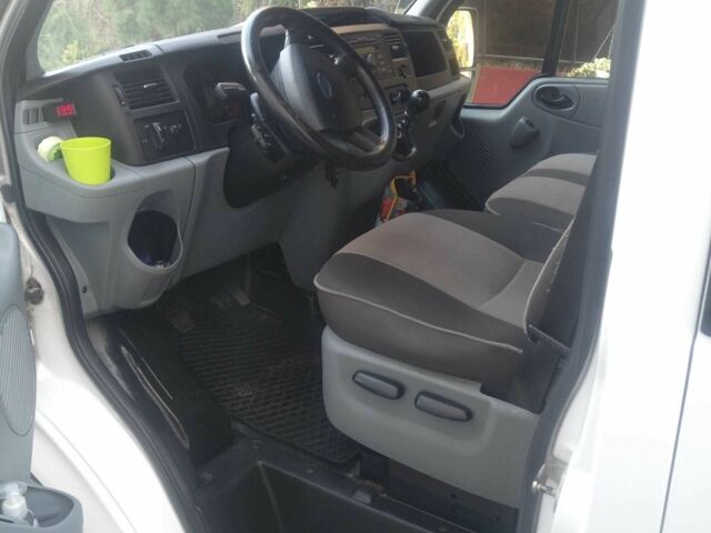 Білий Форд Транзит, об'ємом двигуна 2.2 л та пробігом 295 тис. км за 7250 $, фото 4 на Automoto.ua