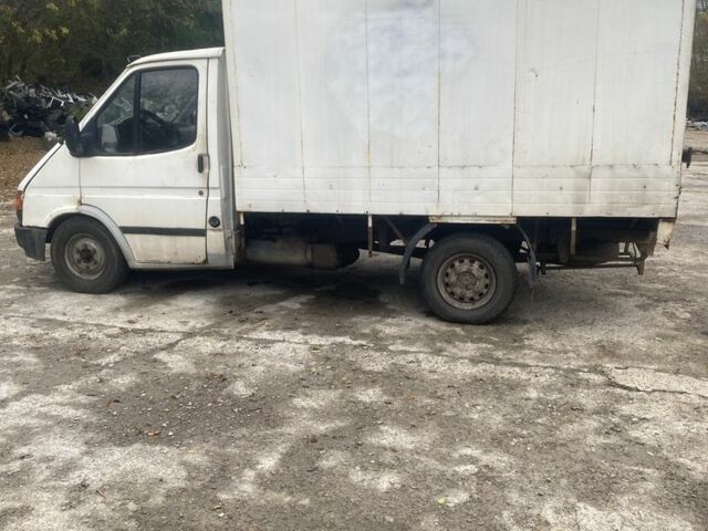 Белый Форд Транзит, объемом двигателя 2.5 л и пробегом 300 тыс. км за 2300 $, фото 1 на Automoto.ua