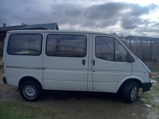 Белый Форд Транзит, объемом двигателя 2.5 л и пробегом 450 тыс. км за 3100 $, фото 1 на Automoto.ua