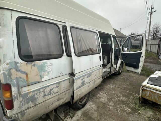 Белый Форд Транзит, объемом двигателя 2.5 л и пробегом 500 тыс. км за 2000 $, фото 3 на Automoto.ua