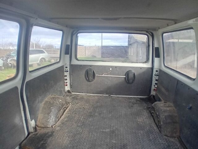 Белый Форд Транзит, объемом двигателя 2.5 л и пробегом 450 тыс. км за 3100 $, фото 6 на Automoto.ua