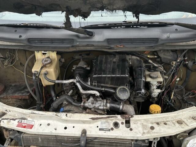 Белый Форд Транзит, объемом двигателя 2.5 л и пробегом 500 тыс. км за 2000 $, фото 5 на Automoto.ua