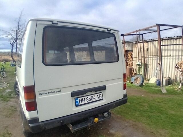 Белый Форд Транзит, объемом двигателя 2.5 л и пробегом 450 тыс. км за 3100 $, фото 3 на Automoto.ua