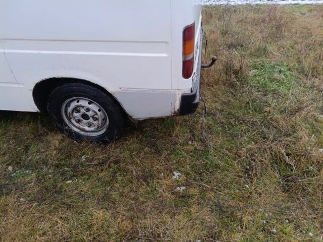 Белый Форд Транзит, объемом двигателя 2 л и пробегом 155 тыс. км за 2000 $, фото 10 на Automoto.ua