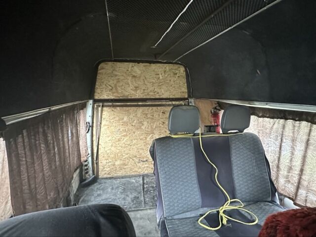 Белый Форд Транзит, объемом двигателя 2.5 л и пробегом 500 тыс. км за 2000 $, фото 4 на Automoto.ua