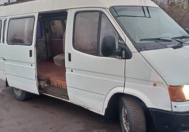Білий Форд Транзит, об'ємом двигуна 2 л та пробігом 100 тис. км за 1550 $, фото 1 на Automoto.ua