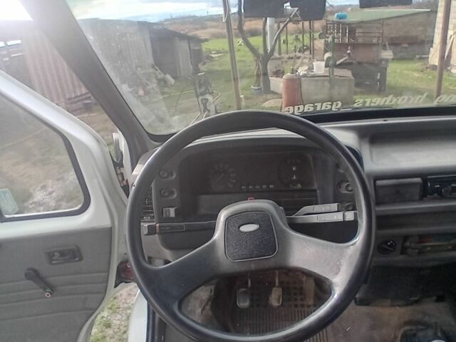 Белый Форд Транзит, объемом двигателя 2.5 л и пробегом 450 тыс. км за 3100 $, фото 5 на Automoto.ua