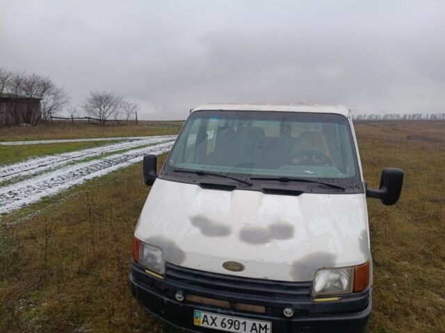 Белый Форд Транзит, объемом двигателя 2 л и пробегом 155 тыс. км за 2000 $, фото 1 на Automoto.ua