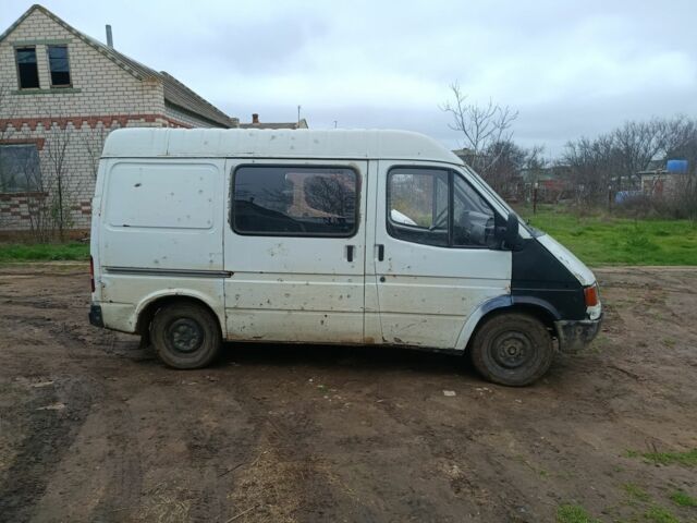 Белый Форд Транзит, объемом двигателя 2.5 л и пробегом 300 тыс. км за 1000 $, фото 2 на Automoto.ua