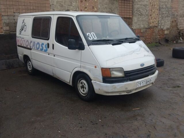 Белый Форд Транзит, объемом двигателя 0 л и пробегом 132 тыс. км за 1500 $, фото 1 на Automoto.ua
