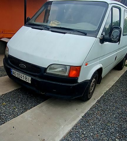 Білий Форд Транзит, об'ємом двигуна 2.5 л та пробігом 0 тис. км за 1700 $, фото 2 на Automoto.ua