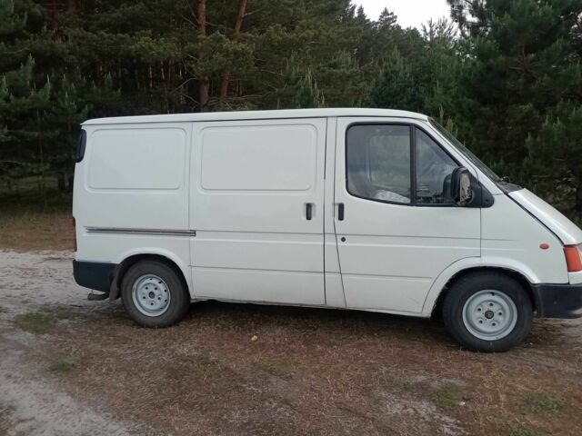 Белый Форд Транзит, объемом двигателя 2.5 л и пробегом 459 тыс. км за 1950 $, фото 1 на Automoto.ua