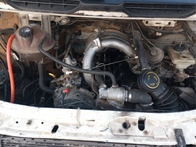 Белый Форд Транзит, объемом двигателя 2.5 л и пробегом 1000 тыс. км за 1400 $, фото 5 на Automoto.ua