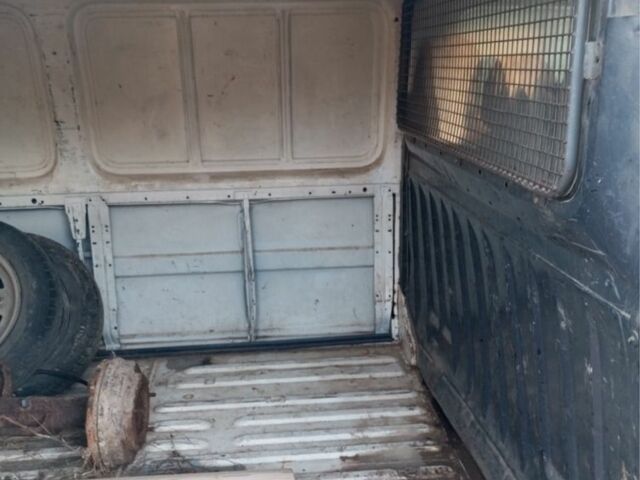 Белый Форд Транзит, объемом двигателя 2.5 л и пробегом 1000 тыс. км за 1400 $, фото 3 на Automoto.ua