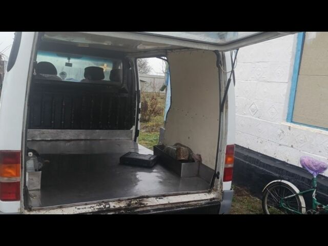 Білий Форд Транзит, об'ємом двигуна 2.5 л та пробігом 300 тис. км за 3100 $, фото 3 на Automoto.ua