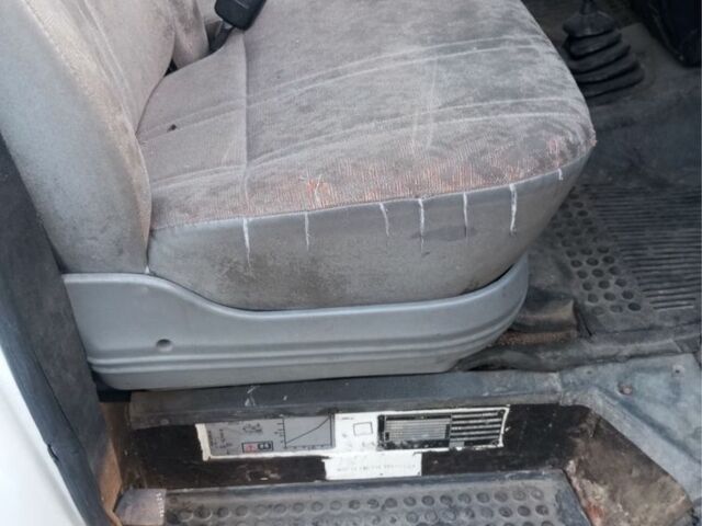 Белый Форд Транзит, объемом двигателя 2.5 л и пробегом 1000 тыс. км за 1400 $, фото 4 на Automoto.ua