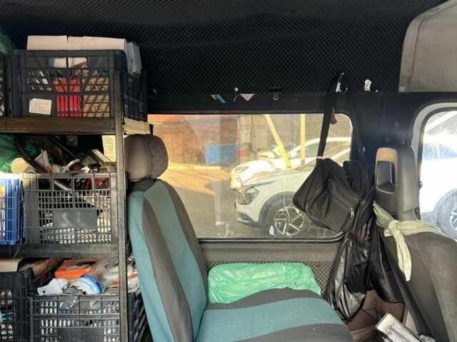 Белый Форд Транзит, объемом двигателя 2.5 л и пробегом 300 тыс. км за 1700 $, фото 7 на Automoto.ua