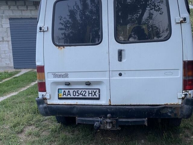 Белый Форд Транзит, объемом двигателя 2.5 л и пробегом 370 тыс. км за 1092 $, фото 2 на Automoto.ua