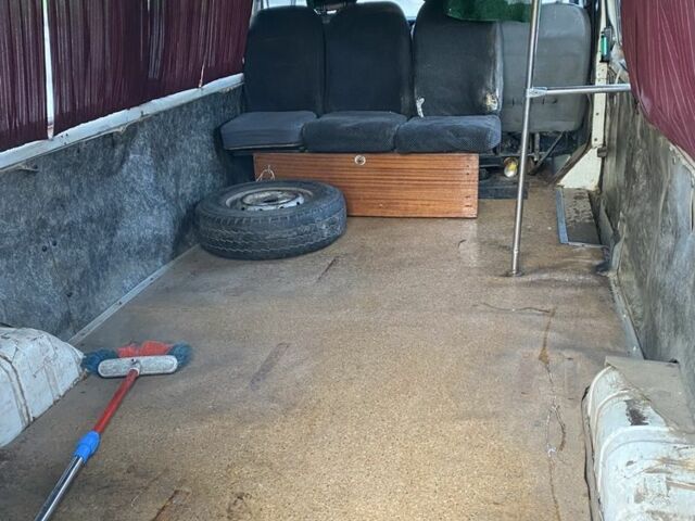 Белый Форд Транзит, объемом двигателя 2.5 л и пробегом 200 тыс. км за 1200 $, фото 4 на Automoto.ua