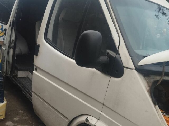 Білий Форд Транзит, об'ємом двигуна 2.5 л та пробігом 360 тис. км за 1600 $, фото 2 на Automoto.ua