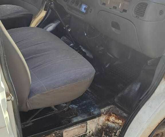 Белый Форд Транзит, объемом двигателя 2.5 л и пробегом 400 тыс. км за 1427 $, фото 1 на Automoto.ua