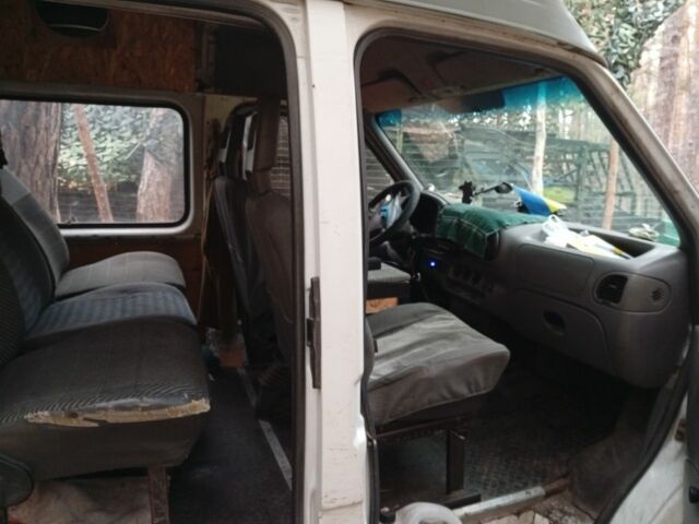 Белый Форд Транзит, объемом двигателя 2.5 л и пробегом 907 тыс. км за 3000 $, фото 5 на Automoto.ua