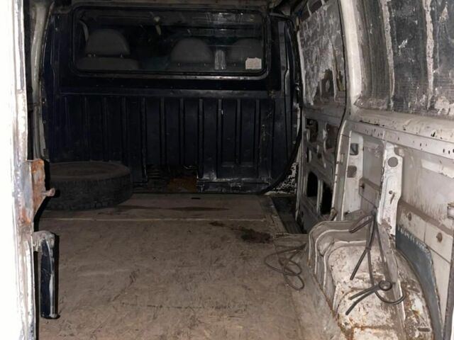 Форд Транзит 1997 в Бердичеве на Automoto.ua Белый Форд Транзит, объемом двигателя 2 л и пробегом 300 тыс. км за 1907 $, фото 5 на Automoto.ua
