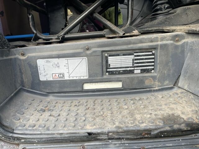 Белый Форд Транзит, объемом двигателя 2.5 л и пробегом 500 тыс. км за 1800 $, фото 6 на Automoto.ua