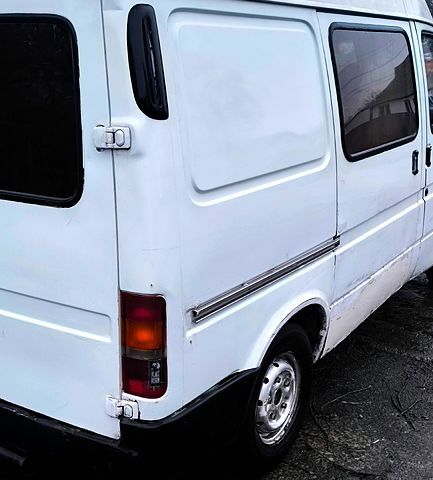 Белый Форд Транзит, объемом двигателя 2.5 л и пробегом 501 тыс. км за 3500 $, фото 6 на Automoto.ua