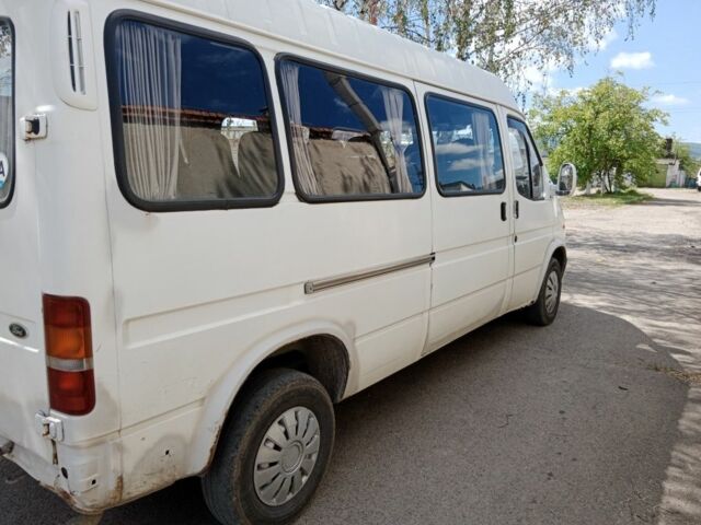 Белый Форд Транзит, объемом двигателя 2.5 л и пробегом 435 тыс. км за 3100 $, фото 3 на Automoto.ua