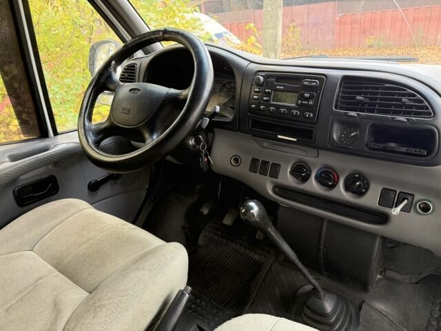 Белый Форд Транзит, объемом двигателя 2.5 л и пробегом 300 тыс. км за 2750 $, фото 9 на Automoto.ua