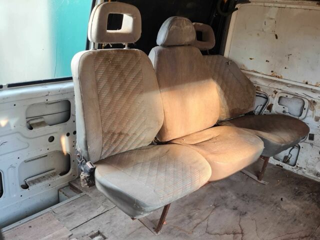 Форд Транзит 1999 у Одесі на Automoto.ua Білий Форд Транзит, об'ємом двигуна 2.5 л та пробігом 300 тис. км за 1200 $, фото 10 на Automoto.ua