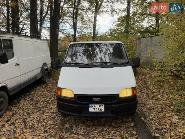 Белый Форд Транзит, объемом двигателя 2.5 л и пробегом 500 тыс. км за 2750 $, фото 1 на Automoto.ua