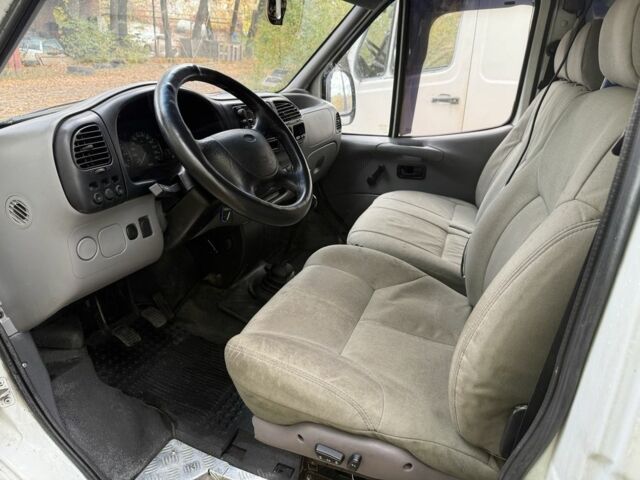 Білий Форд Транзит, об'ємом двигуна 2.5 л та пробігом 400 тис. км за 2100 $, фото 11 на Automoto.ua