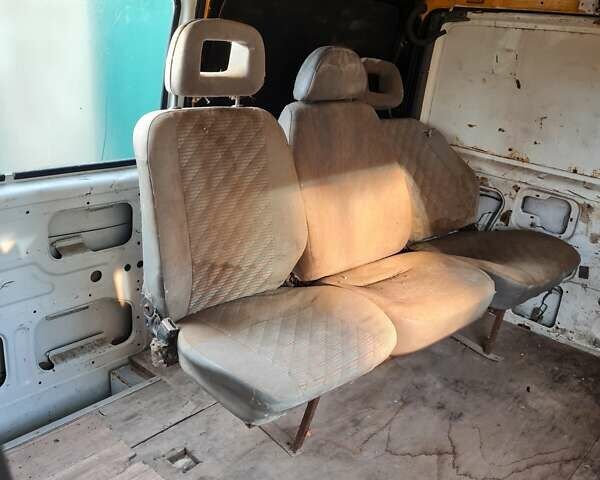 Білий Форд Транзит, об'ємом двигуна 2.5 л та пробігом 290 тис. км за 1400 $, фото 9 на Automoto.ua