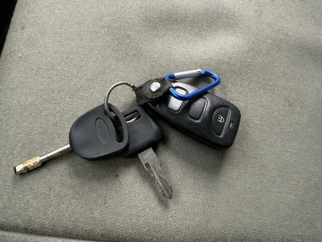 Белый Форд Транзит, объемом двигателя 2.5 л и пробегом 300 тыс. км за 2750 $, фото 14 на Automoto.ua