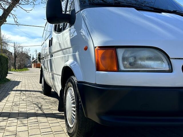 Білий Форд Транзит, об'ємом двигуна 2.5 л та пробігом 390 тис. км за 5450 $, фото 4 на Automoto.ua