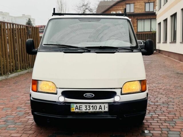 Білий Форд Транзит, об'ємом двигуна 2.5 л та пробігом 190 тис. км за 3500 $, фото 1 на Automoto.ua