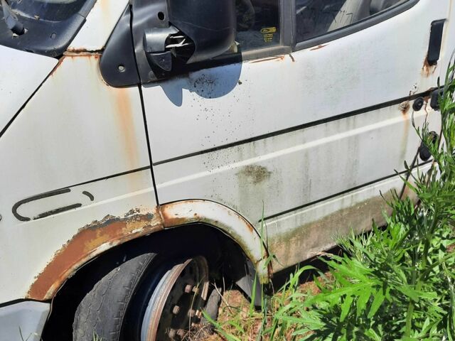 Білий Форд Транзит, об'ємом двигуна 2.2 л та пробігом 1000 тис. км за 382 $, фото 1 на Automoto.ua