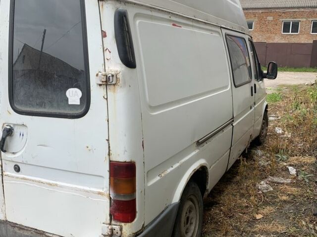 Білий Форд Транзит, об'ємом двигуна 2.5 л та пробігом 2 тис. км за 2000 $, фото 3 на Automoto.ua
