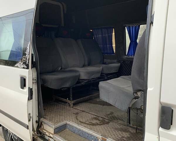 Білий Форд Транзит, об'ємом двигуна 2.4 л та пробігом 440 тис. км за 4000 $, фото 5 на Automoto.ua