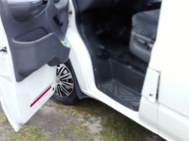 Белый Форд Транзит, объемом двигателя 2 л и пробегом 321 тыс. км за 2200 $, фото 4 на Automoto.ua