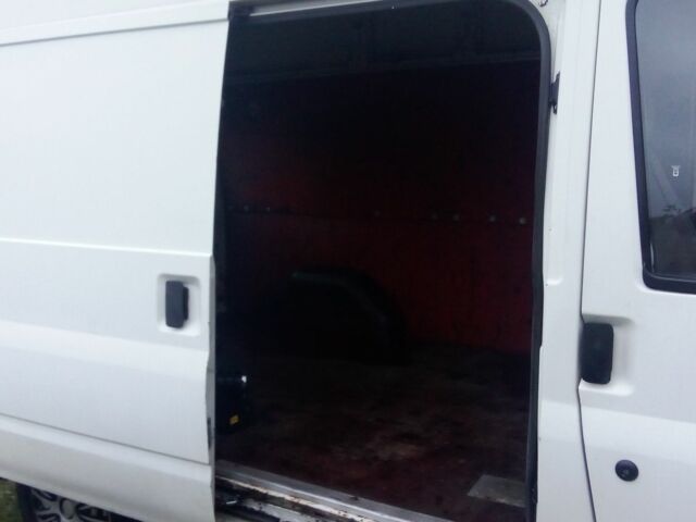 Белый Форд Транзит, объемом двигателя 2 л и пробегом 321 тыс. км за 2200 $, фото 8 на Automoto.ua