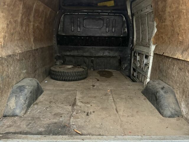 Белый Форд Транзит, объемом двигателя 2.4 л и пробегом 400 тыс. км за 3200 $, фото 7 на Automoto.ua