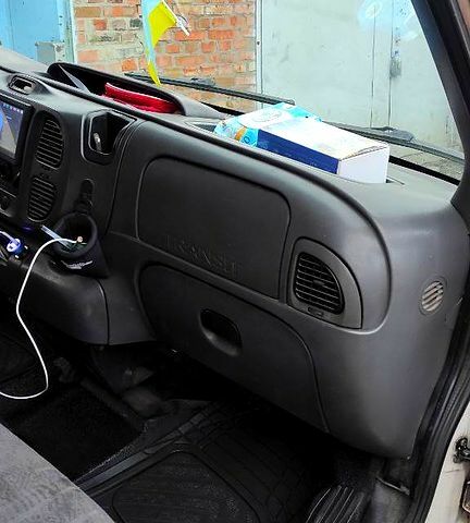 Белый Форд Транзит, объемом двигателя 20 л и пробегом 670 тыс. км за 4600 $, фото 8 на Automoto.ua
