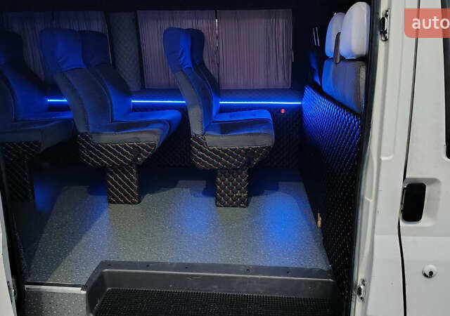 Білий Форд Транзит, об'ємом двигуна 2.4 л та пробігом 290 тис. км за 7299 $, фото 3 на Automoto.ua