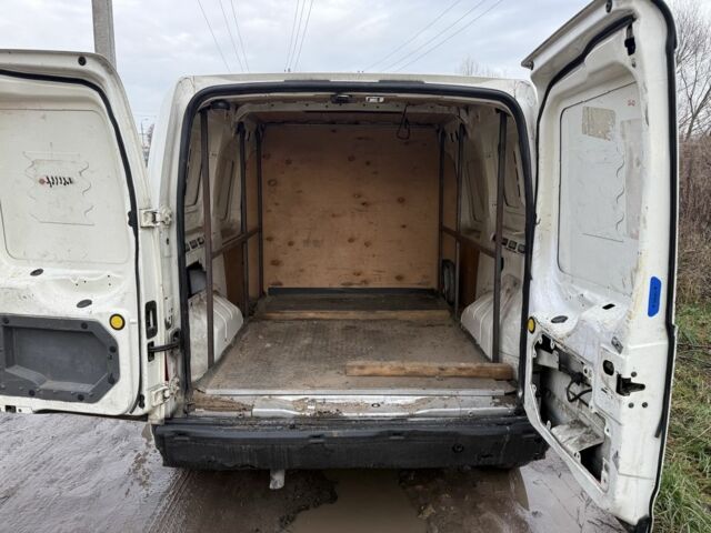 Белый Форд Транзит, объемом двигателя 1.8 л и пробегом 269 тыс. км за 2700 $, фото 4 на Automoto.ua