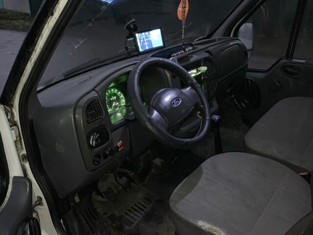 Белый Форд Транзит, объемом двигателя 2 л и пробегом 220 тыс. км за 2500 $, фото 5 на Automoto.ua